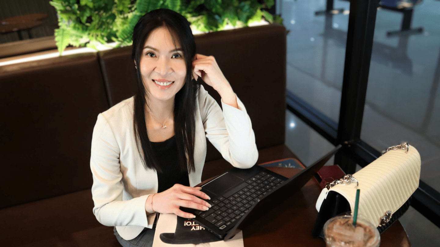 Smart learning thinking woman with confidence